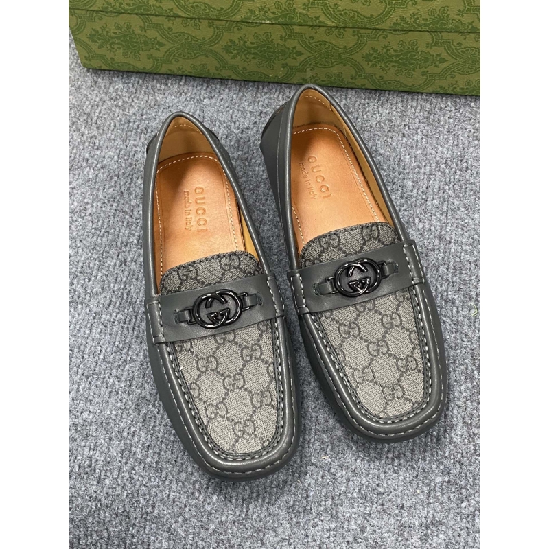 G*u*i leather shoes